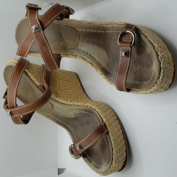 CLARENCE! PRADA Authentic!, Wedges FINAL SALE PRICE - Picture 4 of 9